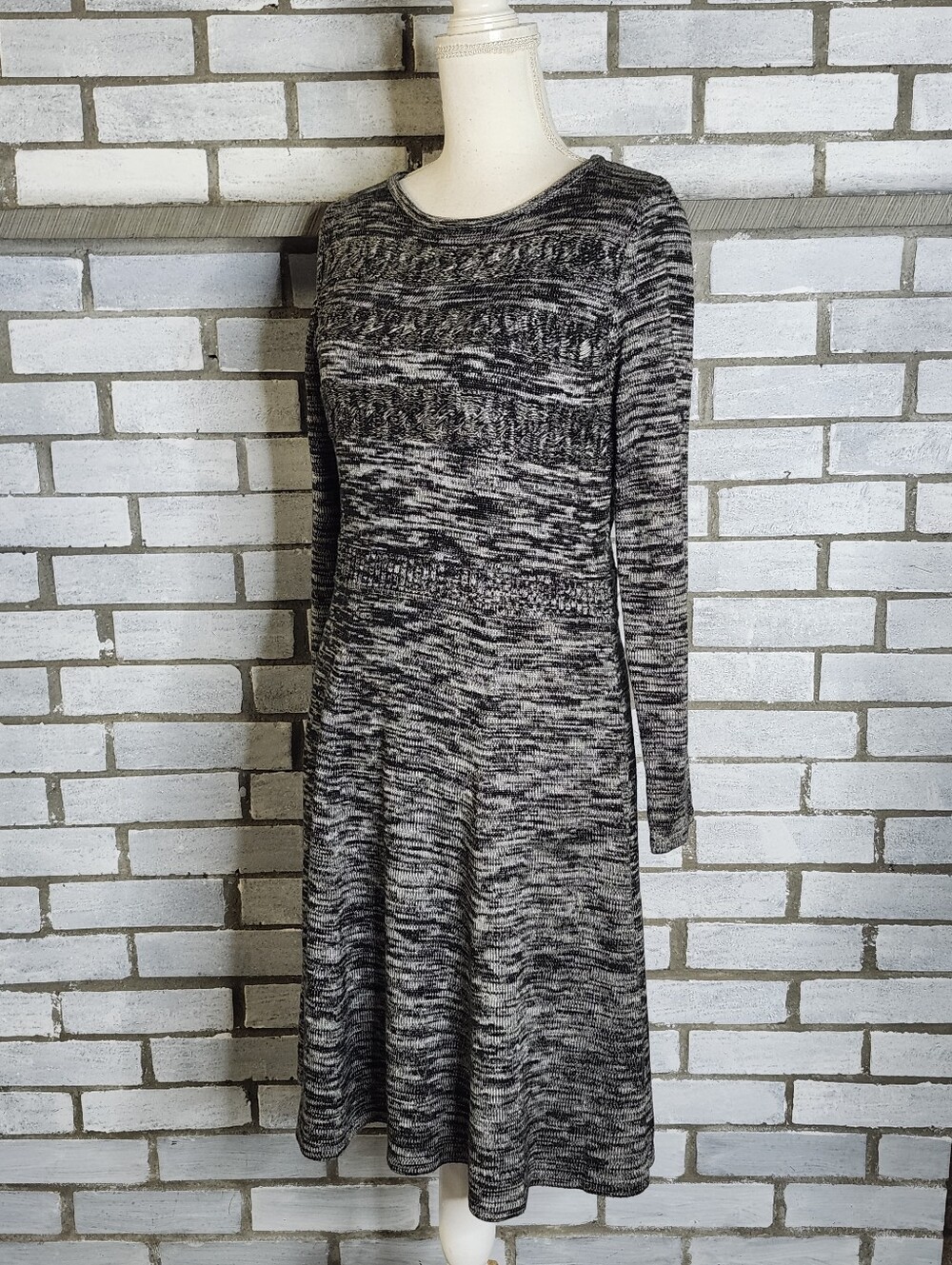 Calvin Klein Women's Long Sleeve A-Line Knit Sweater Dress Size Medium Gray